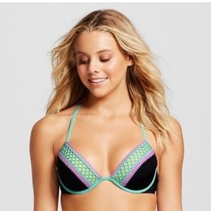 Shade and Shore 34D crisscross bikini top
